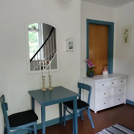 1 Sals Til 3 Personer Appartement Tommerup